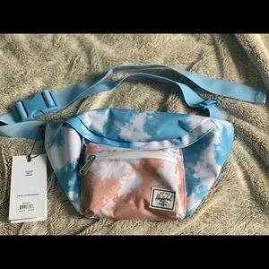 Brand new Herschel seventeen hip pack